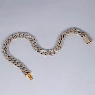 20 inch 20 mm presenting a white and yellow gold Cuban chain showcases VVS clarity Gurukrupa-Gems