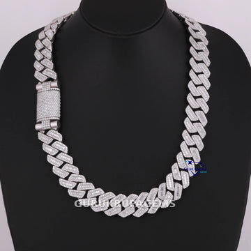 20 inch 25 mm cuban chain for unisex embellished with round and baguette cut diamonds vvs clarity Gurukrupa-Gems