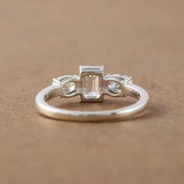 Capture everlasting love with our stunning 14 kt white gold lab diamond three-stone engagement ring for women