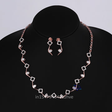 Lavishly crafted best selling 14 kt gold lab grown diamonds women necklace