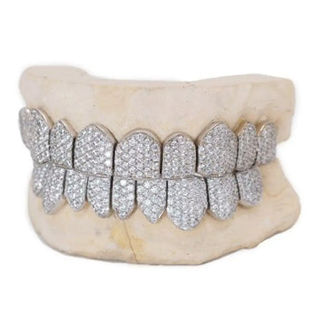 Custom Made 18 Teeth Diamonds Grillz For Men VVS clarity