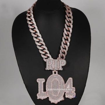 Dazzle in luxury with our 14kt gold hip hop chain, adorned with a pendant and enhanced VVS clarity Gurukrupa-Gems