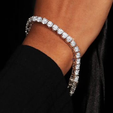 Elegantly crafted 14kt gold lab grown diamond bracelet designed for women with VVS clarity Gurukrupa-Gems