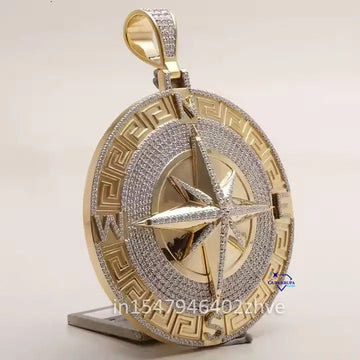 Glamorous 14 kt yellow gold diamond pendant with vvs clarity for men and women
