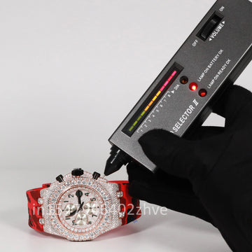 Glamorous hip-hop moissanite diamond watch with a rubber belt