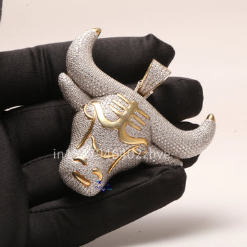 Luxurious Custom made 14 kt white gold diamond pendant for men with VVS clarity diamonds
