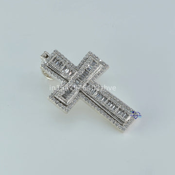 Luxurious spiritually inspired cross 14 kt white gold lab grown diamond pendant for vvs clarity