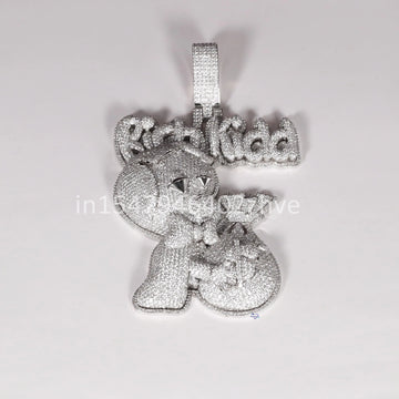Personalize your 14kt white gold pendant in lab-grown diamond with enhance vvs clarity
