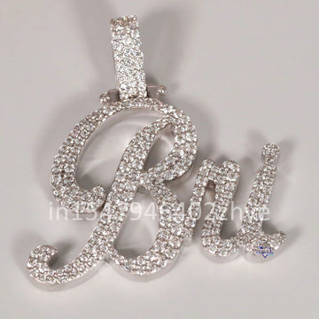 Personalized letter pendant meticulously crafted in 14kt white gold and adorned with lab-grown diamonds